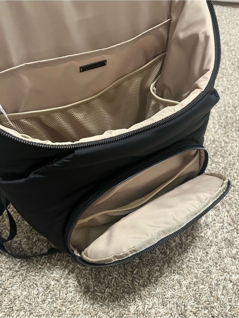 Lululemon New Parent Backpack- 17L - Picture 5 of 9